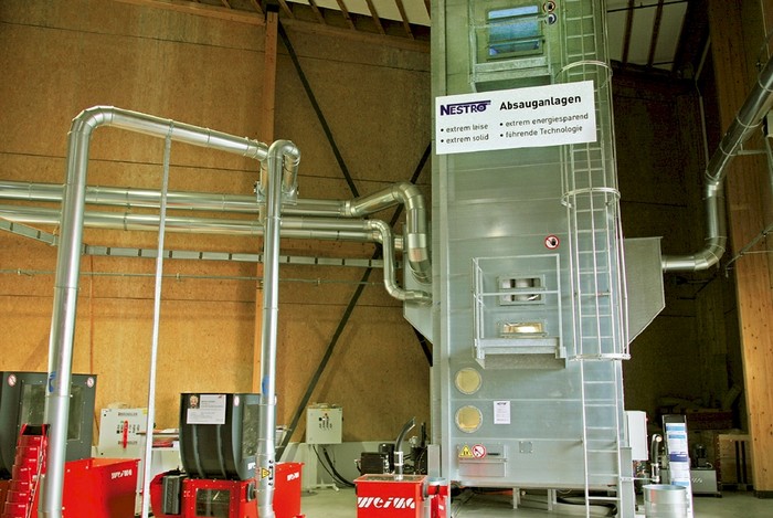 Vorführcenter Arthur Bründelr AG Nestro Filterturm für Absaugung